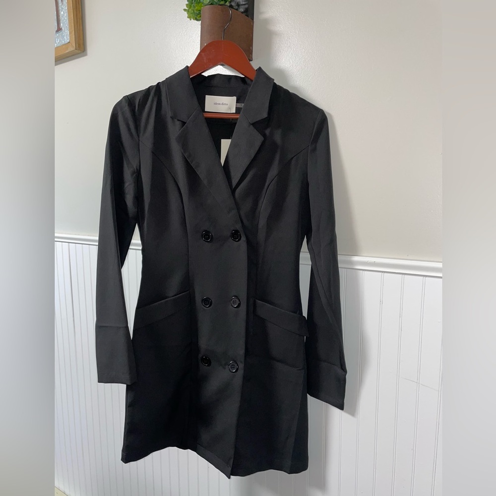 Black fitted trench coat